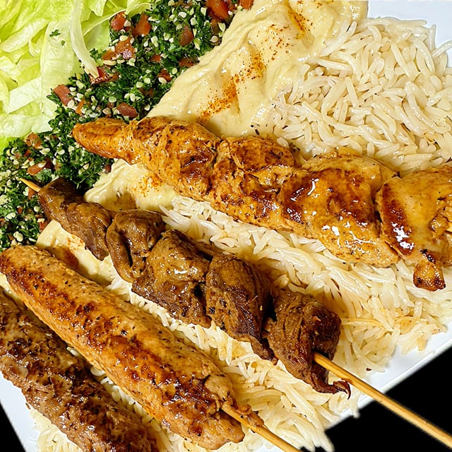 TIKKA KABAB MIX GRILLED PLATE.